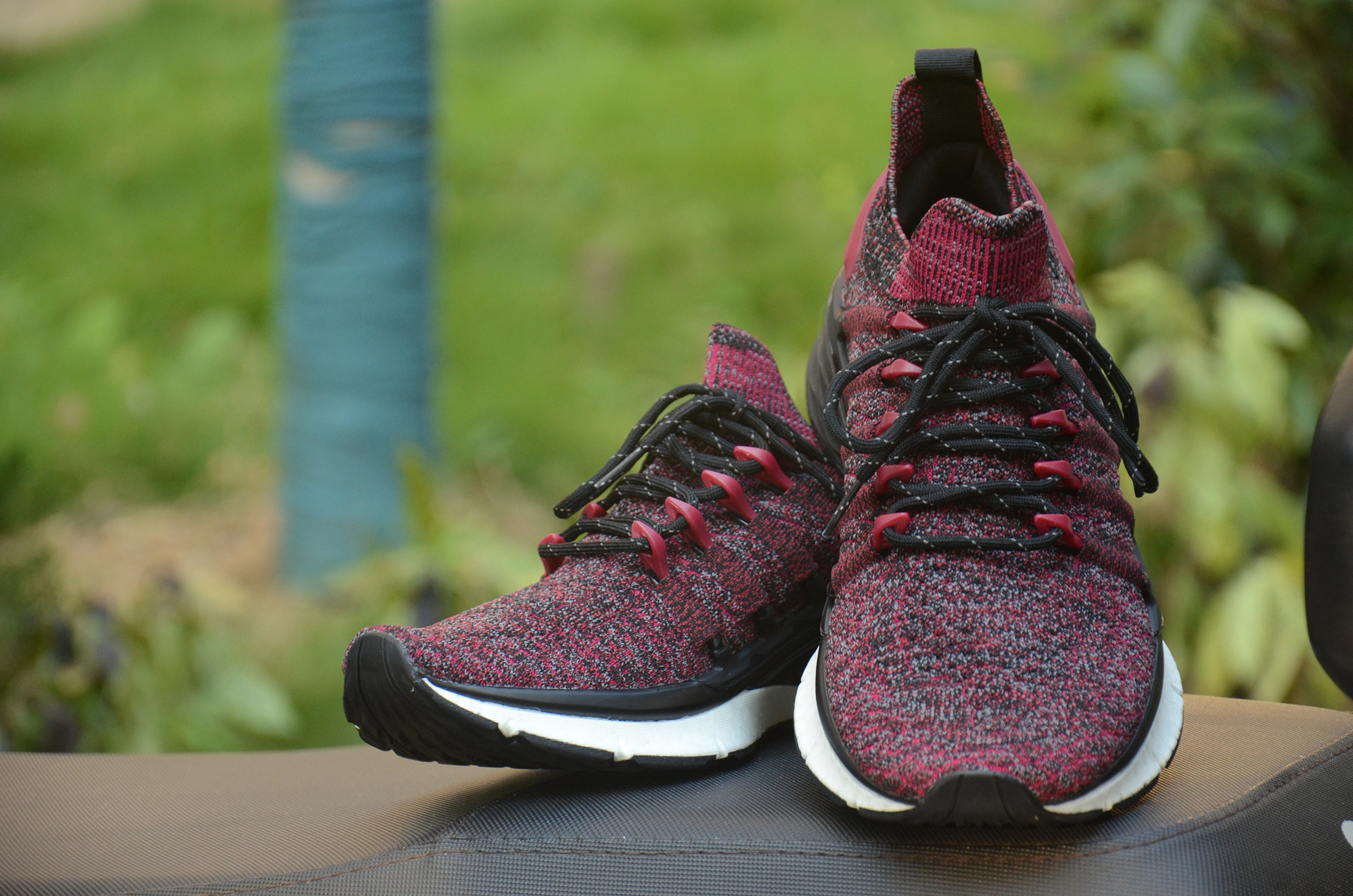 原创小米新款运动鞋体验全视角反光3d成型鱼骨锁紧设计