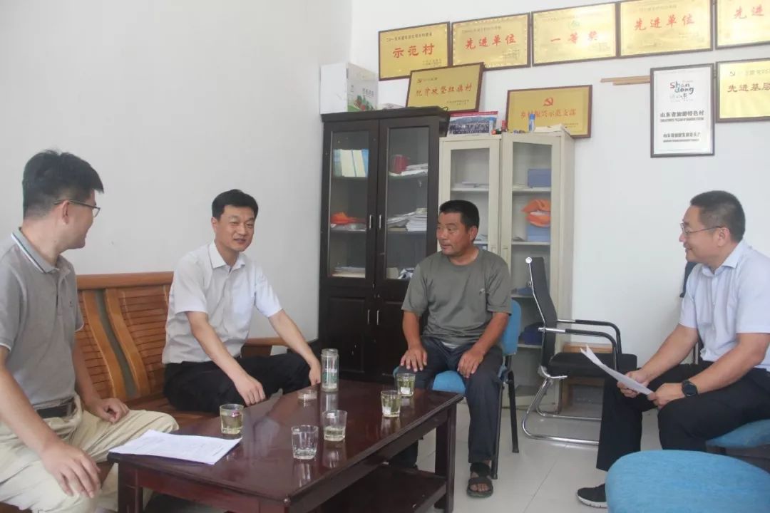 区委副书记刘森林到我镇开展遍访贫困户活动