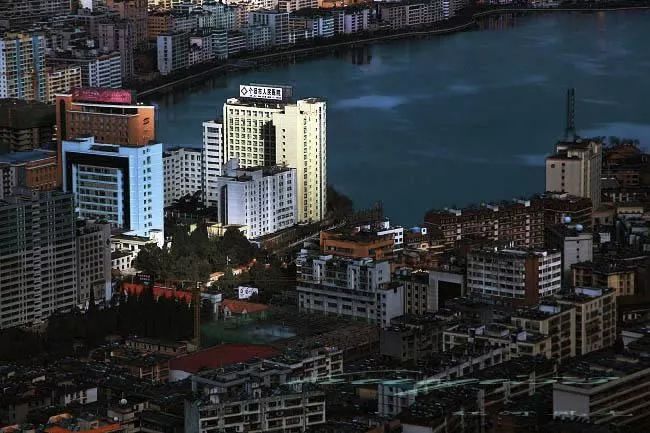 我的祖国我的家个旧工人村的昨天今天和明天