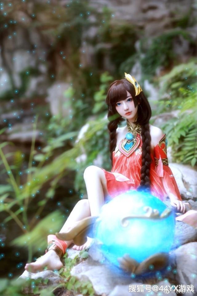 王者榮耀:大喬超美cos,膚白似雪美如玉,回眸一笑讓人怦然心動