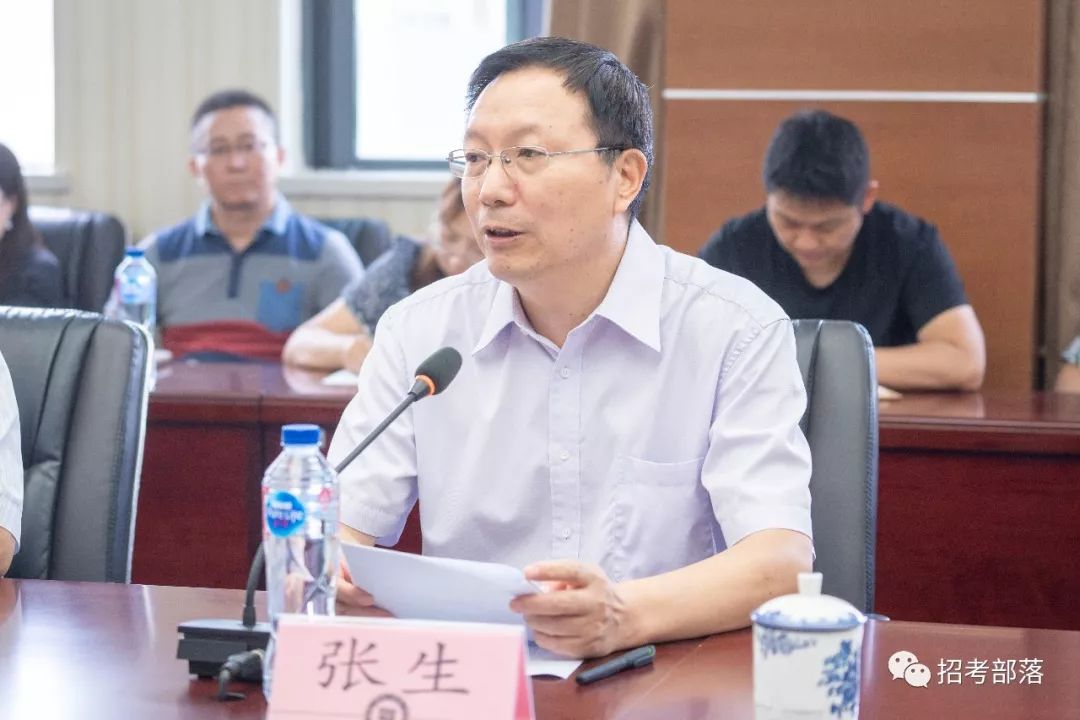 中华中学校长换了!_徐飞