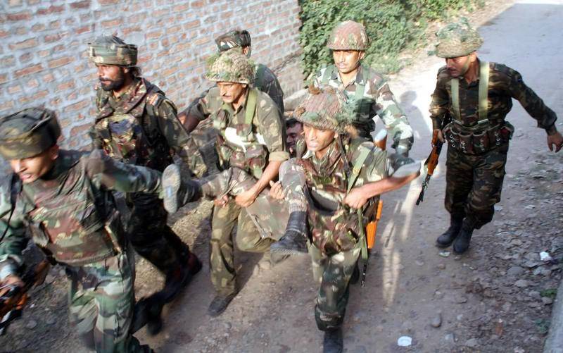 原创武装分子手持ak冲击印度军队激烈对射12小时印军有人阵亡