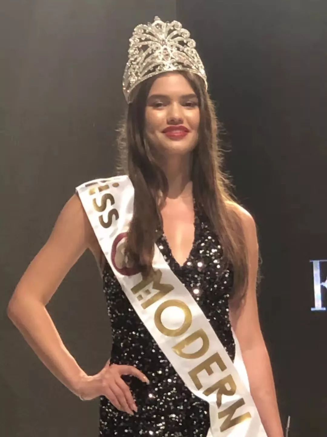 miss modern想要一睹世界小姐的芳容吗?