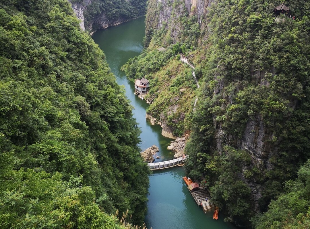 湖北恩施遇见中国的仙本那透明玻璃海