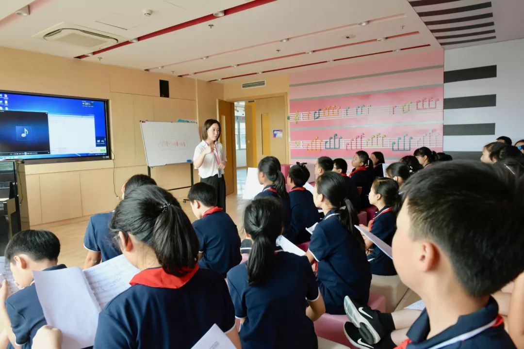 入校初探世外方圆,校园行规谨记心间