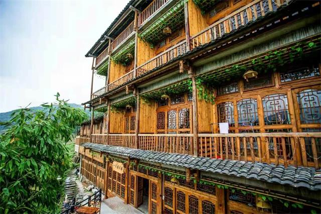 广西龙胜龙脊梯田一号景点楼民宿听百鸟争鸣小溪淙淙作响