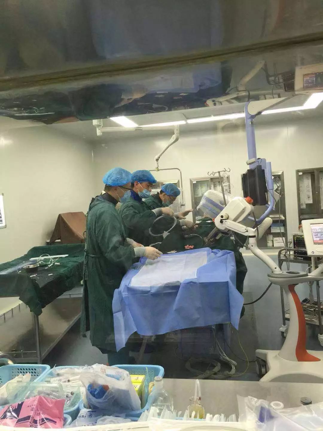 一天12台介入手术的背后……-搜狐大视野-搜狐新闻