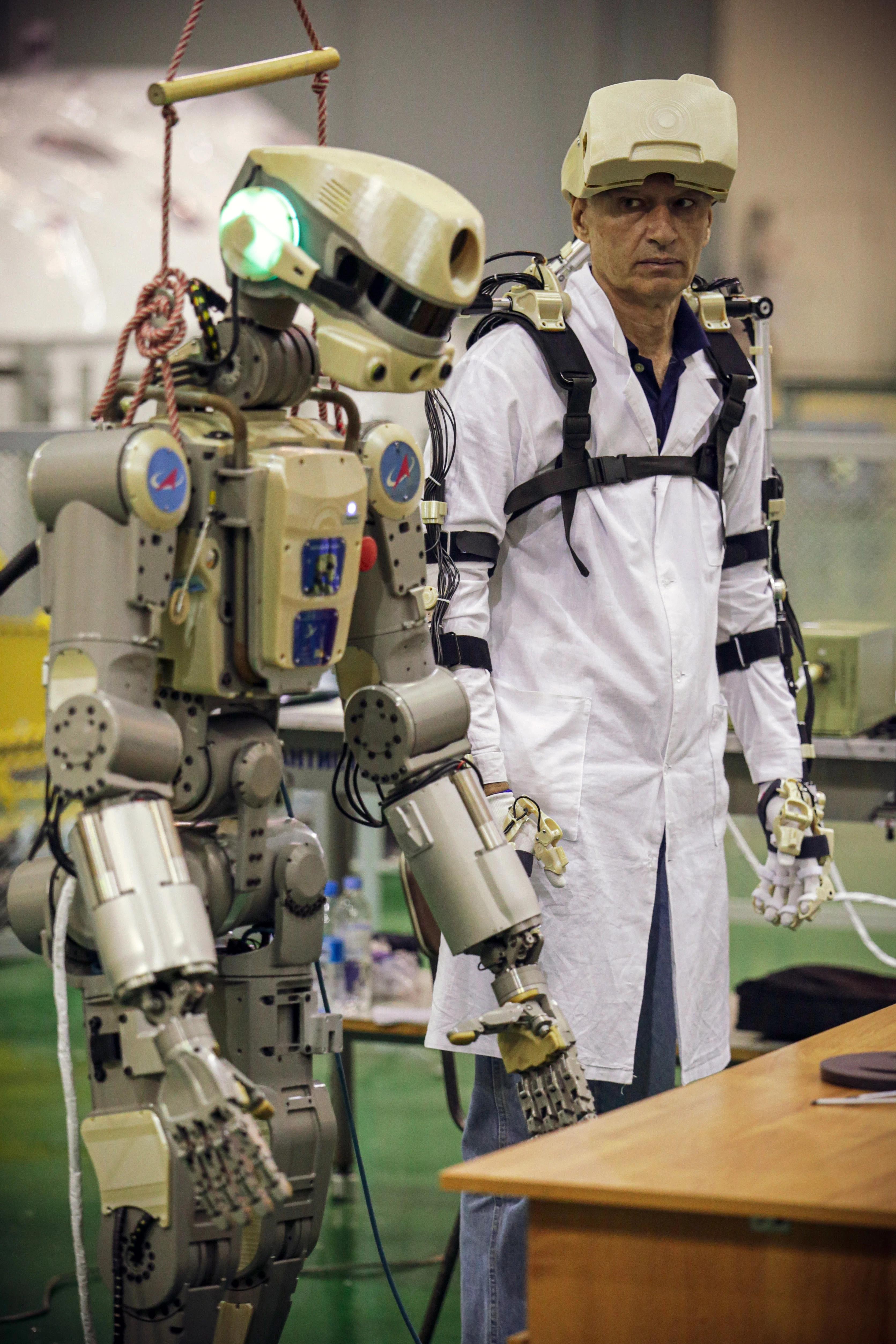俄罗斯将真人大小的机器人送入太空 