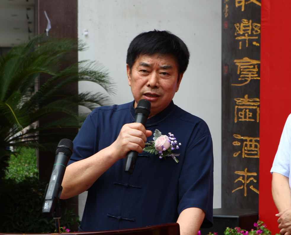 来燕堂陈设艺术馆馆长缪剑致辞来燕堂陈设艺术馆馆长缪剑介绍,改革