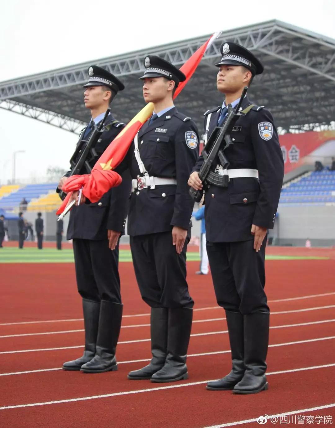 第十八届世警会升旗仪式任务由咱警校国旗护卫队承担这是多大的荣耀啊