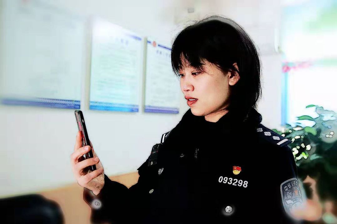 湖北最美基层民警推选来凤彭馥镇守百福司镇的女所长