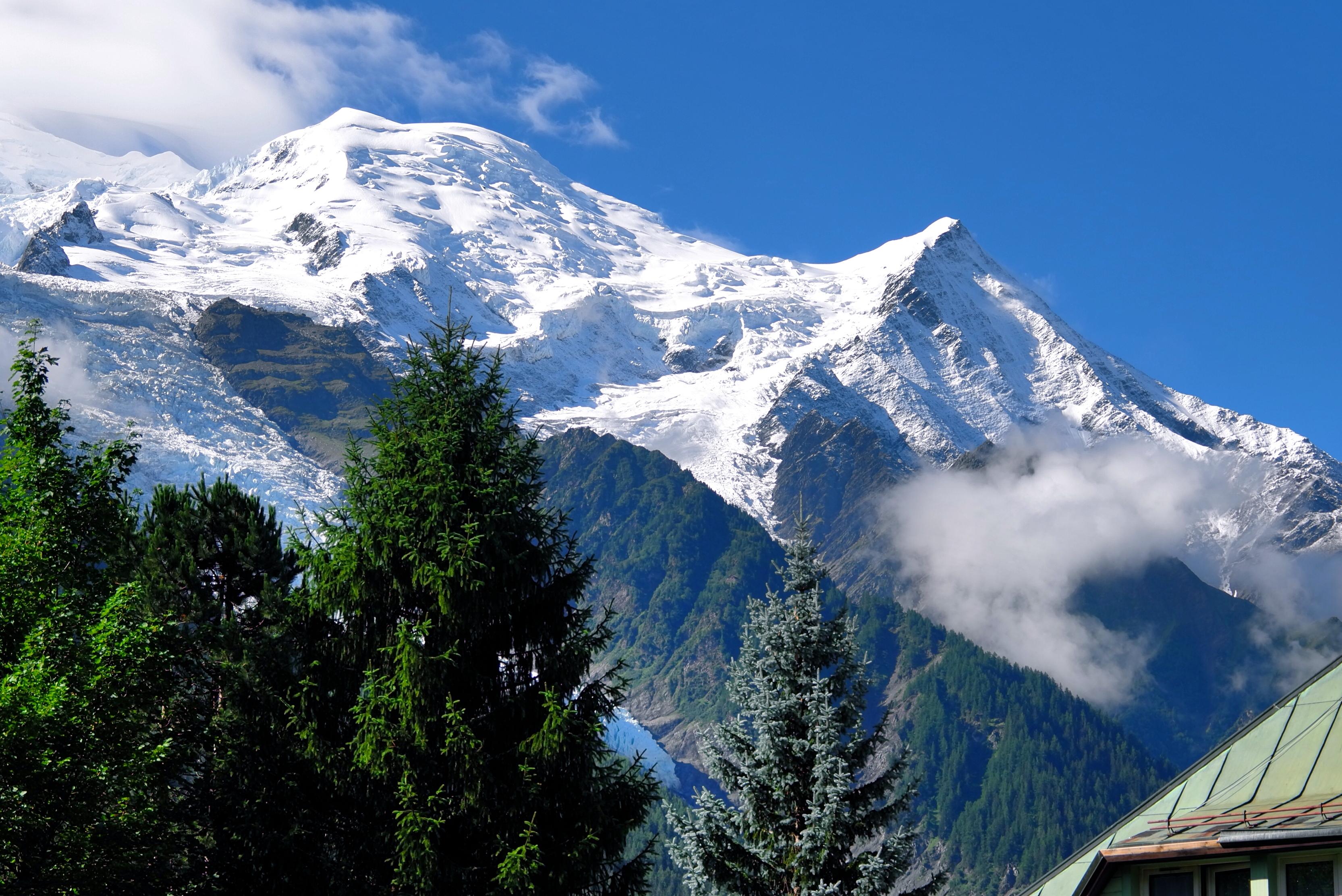 赛道穿越法国,瑞士,意大利三国,绕勃朗峰一周,分utmb,ccc,tds,occ和