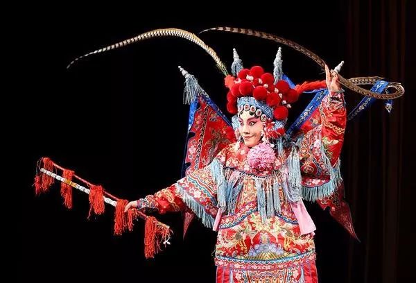 刀马旦代表剧目有《李慧娘》,《百花公主》,《白蛇传》等.