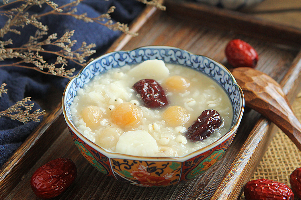 原创今日处暑,早餐给家人煲这粥喝,孩子吃补脾胃,女人吃了皮肤好