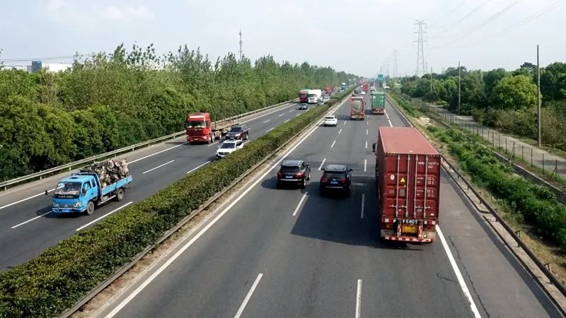 对接江苏段拓宽g15沈海高速嘉浏段计划将拓宽至8车道