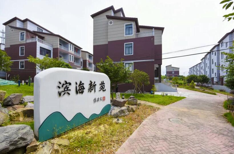 15分钟后,记者来到了位于乐清湾中的革命老区——玉环海山乡大青村