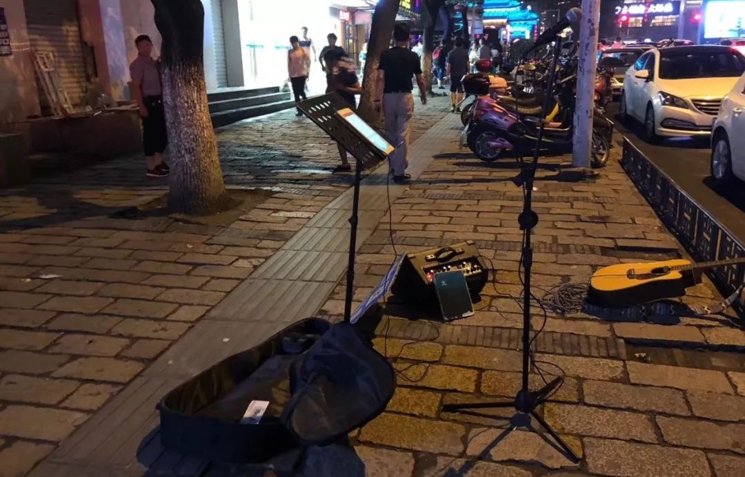 没在深夜街头听过这四个男人的歌声你就不是合格的无锡夜行动物