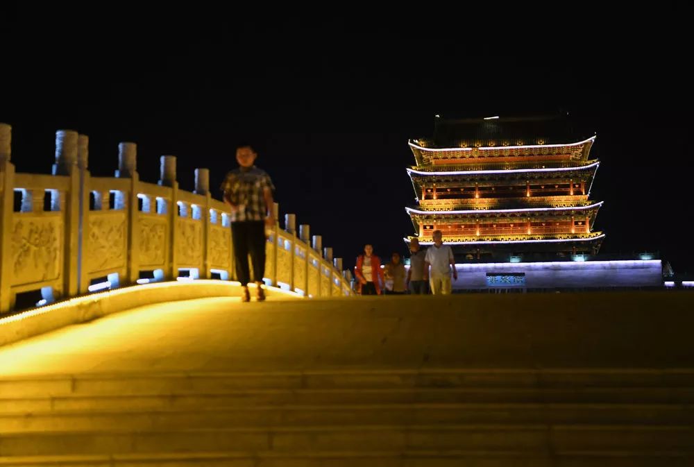 新华社记者镜头下的会宁迷人夜景