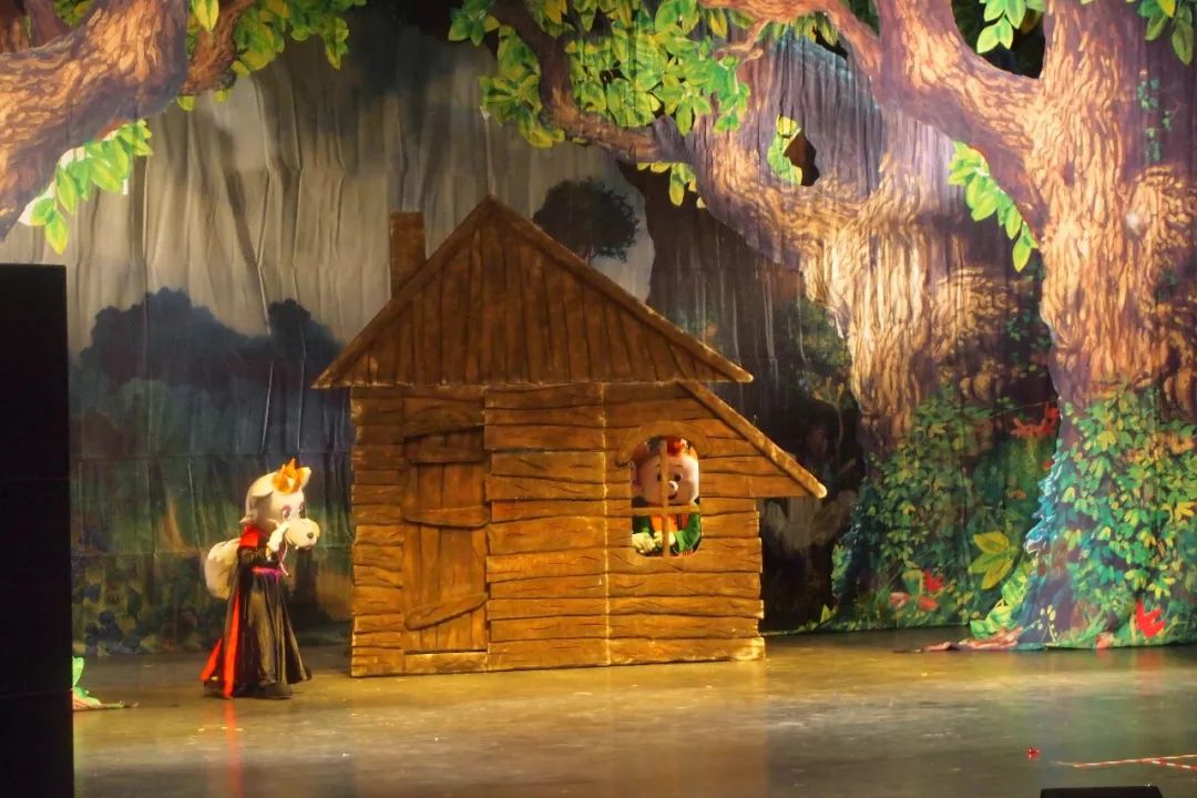 8月24日,亲子团邀您免费看!经典舞台剧《三只小猪》,相约这个周末