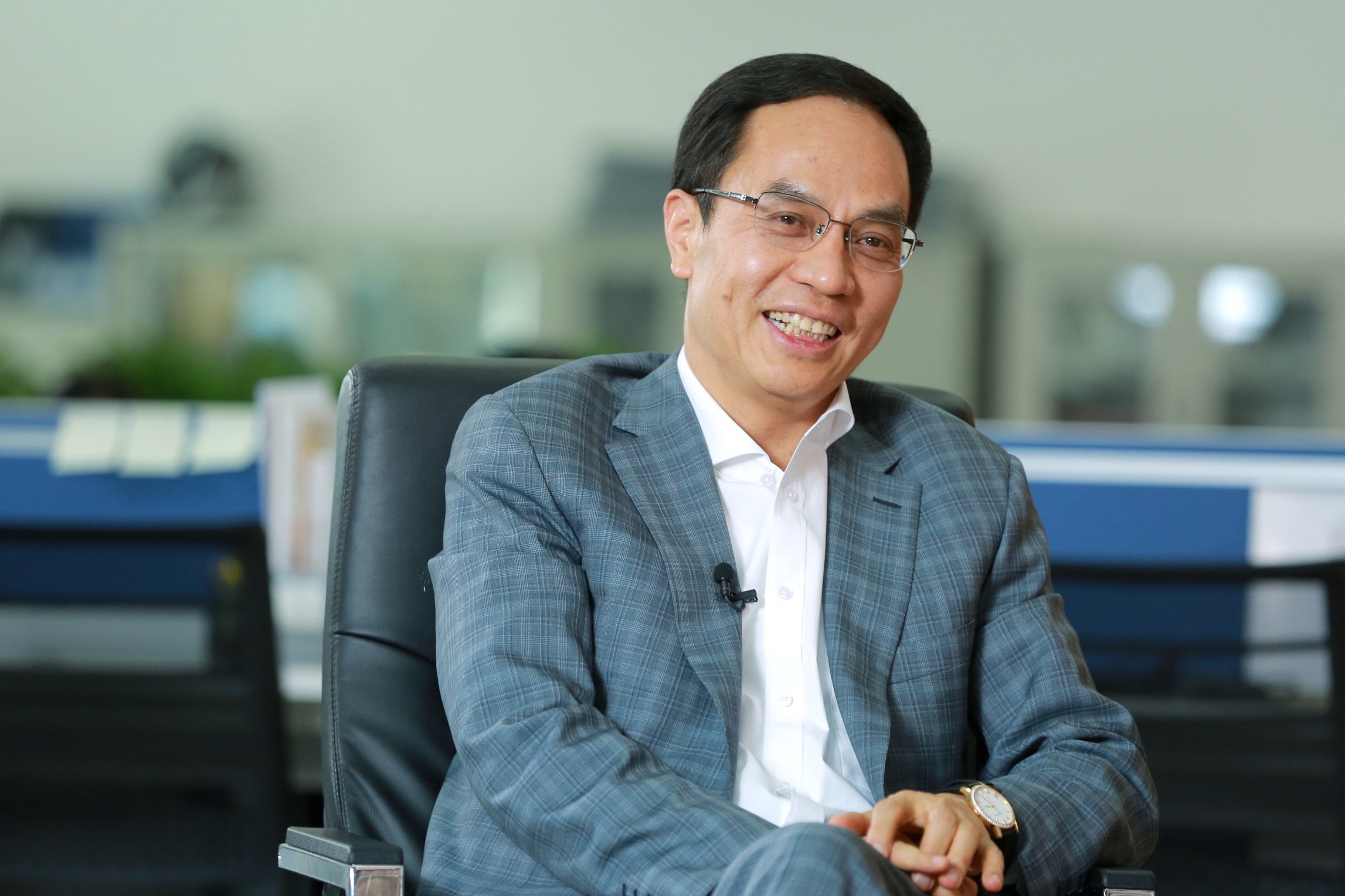 创新锻造工匠精神,汉能李河君突围薄膜太阳能