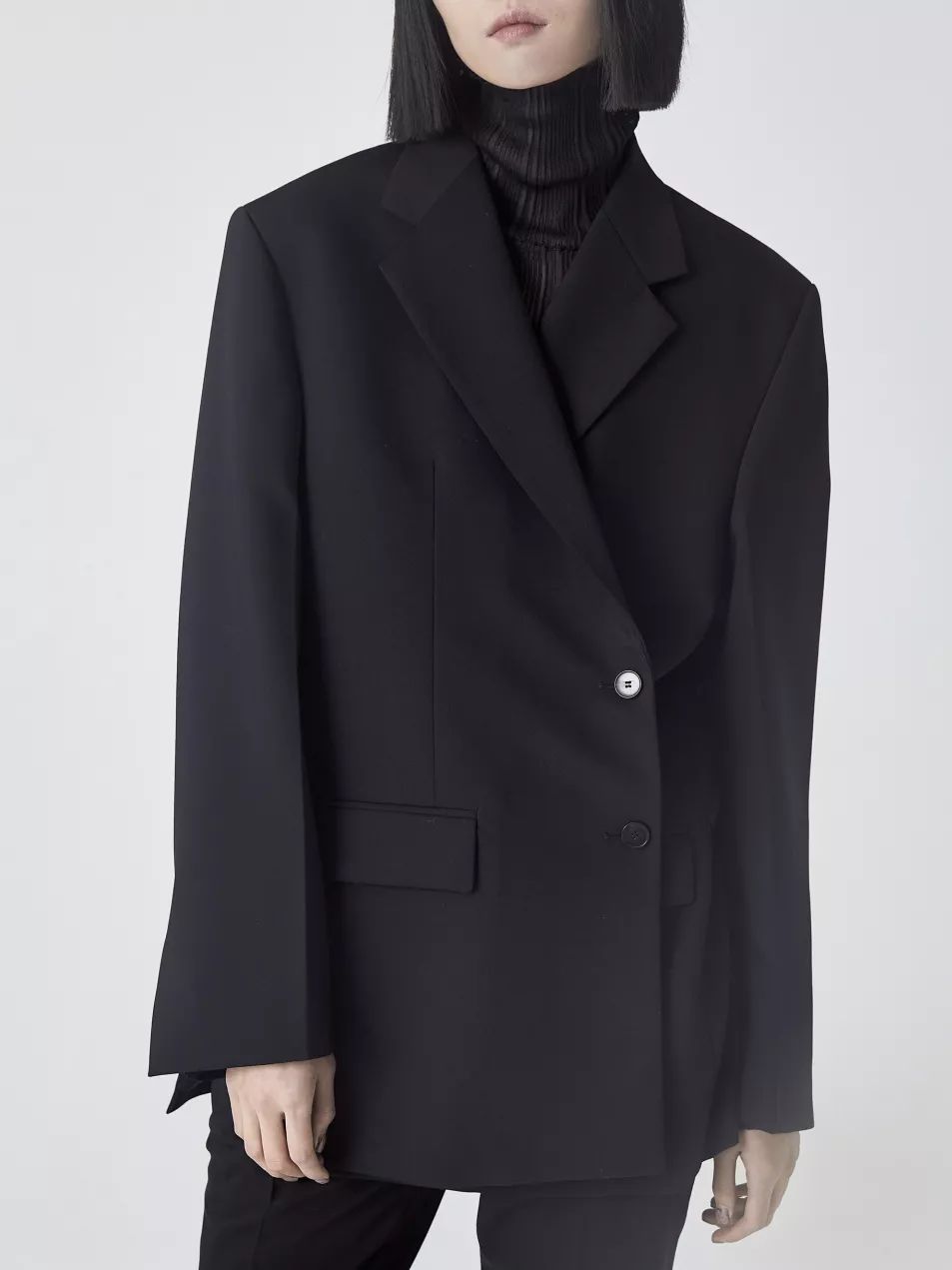 你穿西装的样子很酷