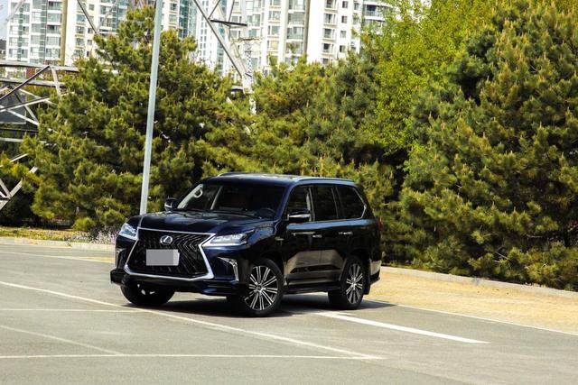 雷克萨斯lx570丰田顶级suv57l367马力却只喝92号油
