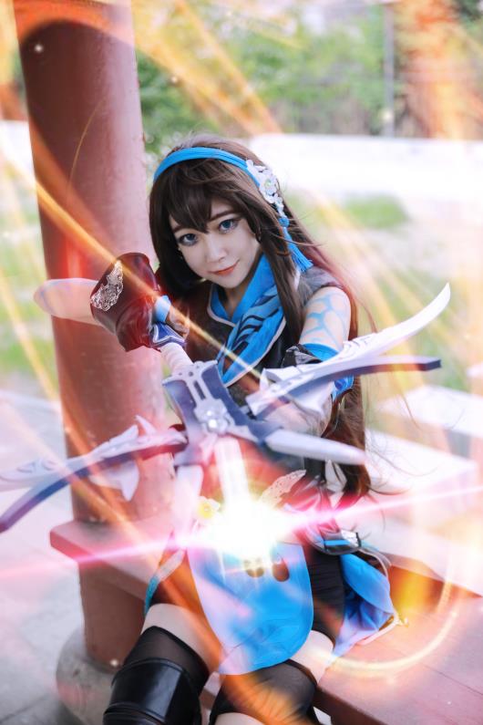 剑网三燕云炮萝cos,蜀中唐门诡秘莫测,清丽笑容却是一眼可见