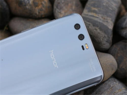 你的现男友带着荣耀20se向你走来啦他来啦