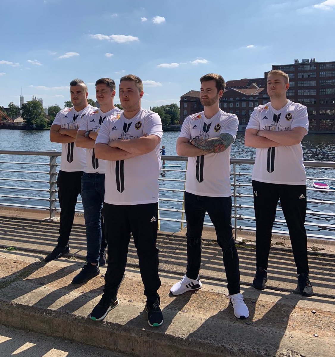 vitality战队公布新队服你觉得如何