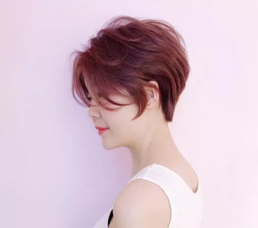 发型欣赏今年理发店最热短发