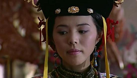 在第二部《少年康熙》中,罗珊珊演得角色是"康熙"的生母"佟妃",后来