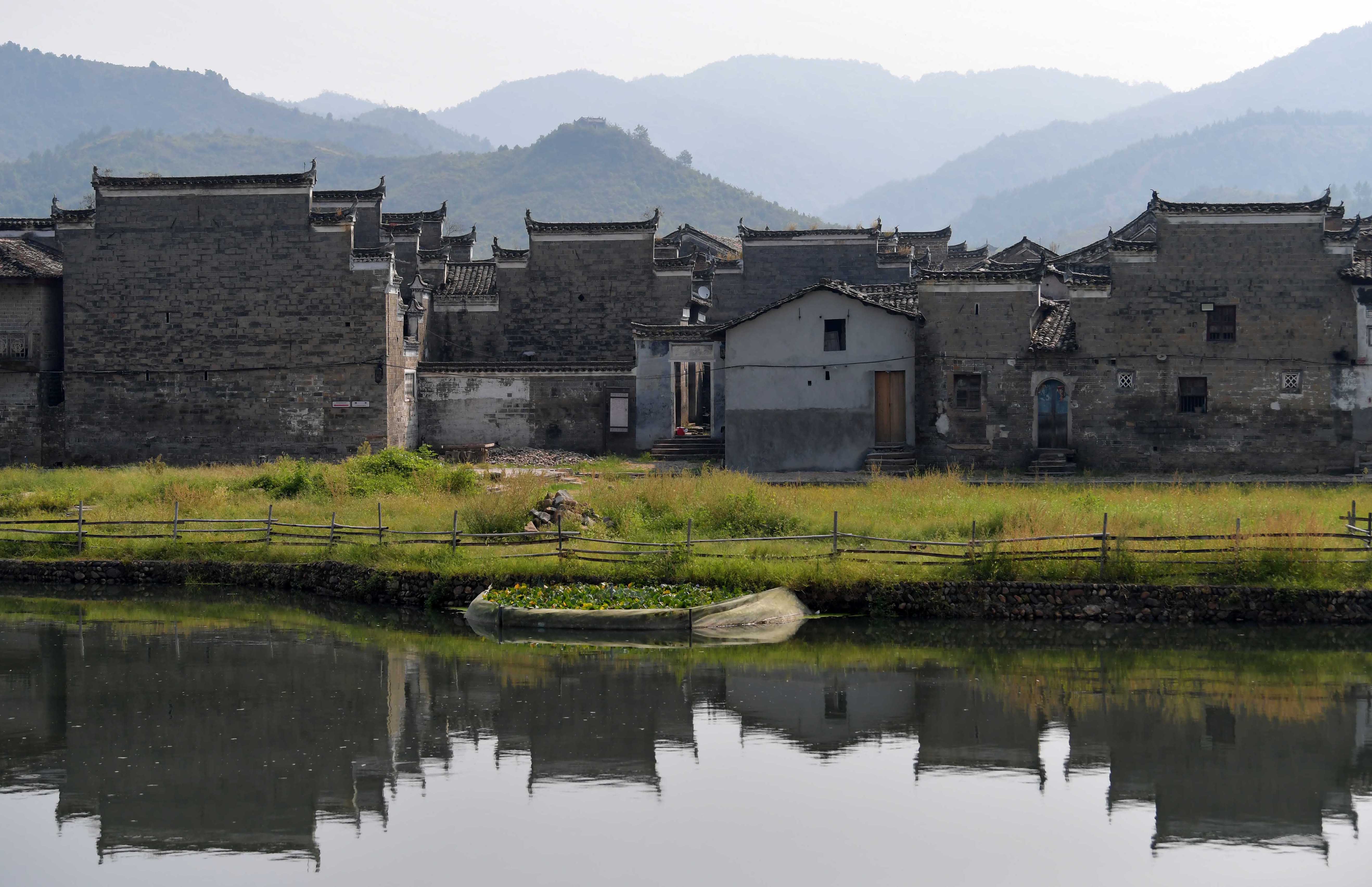 这是8月23日拍摄的流坑古村古建筑.