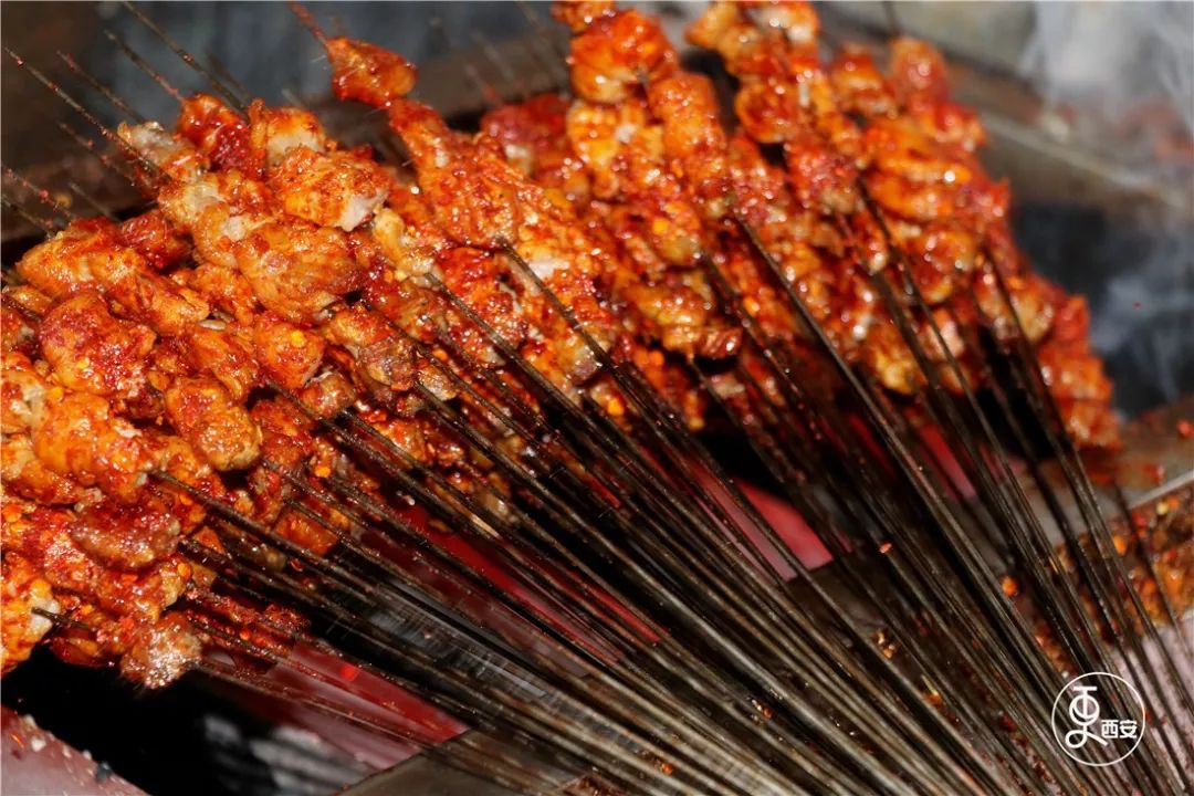 那些深夜游荡在西安烧烤摊上的灵魂,足以谈人生