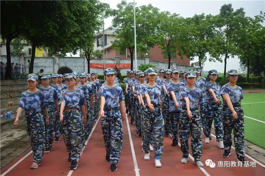 像樹一樣成長——東莞市東方明珠學校高一新生軍訓活動圓滿結束!