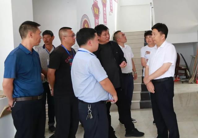 昨天,区委书记来到七星关这个村