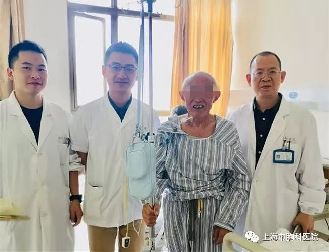 【新闻速递】高龄老人身患肺癌求治无望 胸科专家迎难而上手到病除