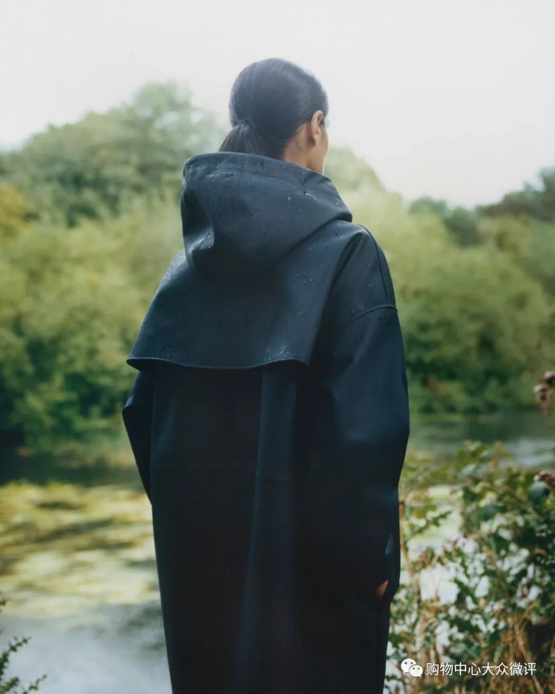 让你雨天不狼狈带上cos的waterproofraincoat任何天气都能自在应对