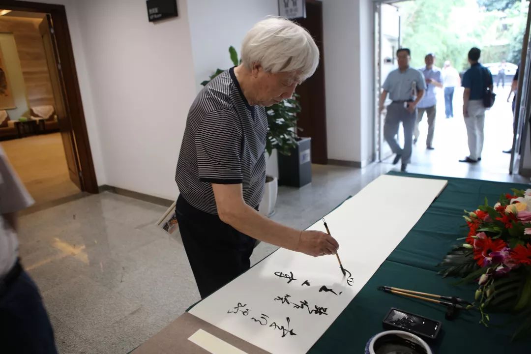 福宝印社资讯大国脊梁圣境峰光高原雪山画派作品展在