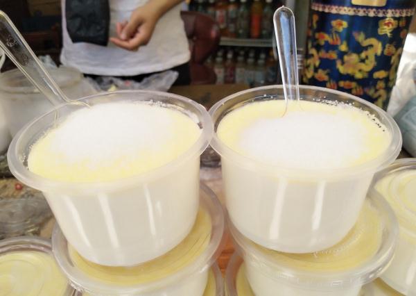 雪顿节将至 拉萨迎来"酸奶盛宴"