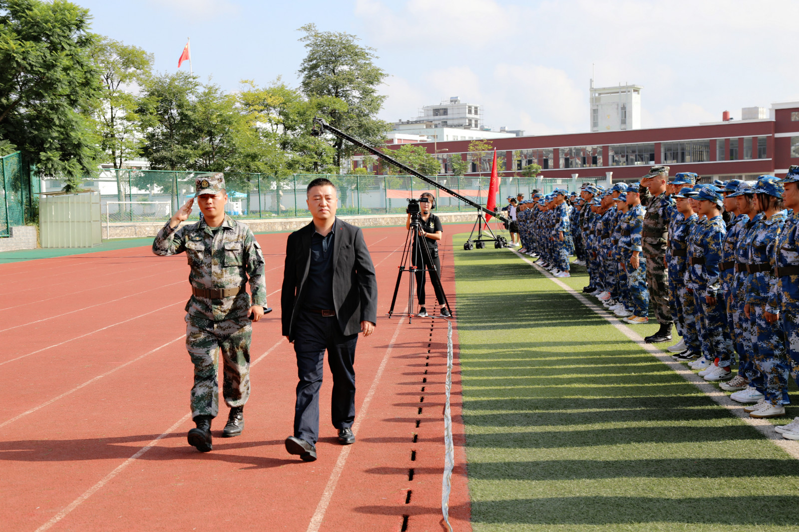 罗平三中2019新生军训汇报表演精彩上演