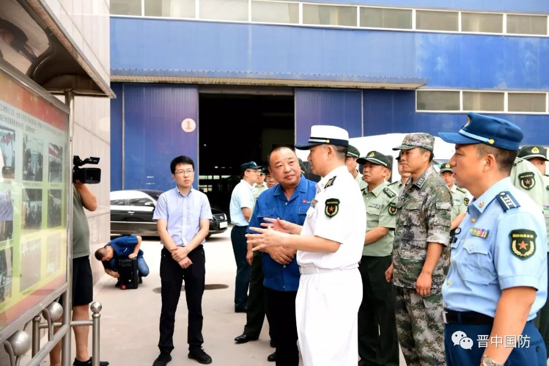 感悟驻地发展变化深化主题教育效果晋中军分区组织官兵赴驻地高新企业