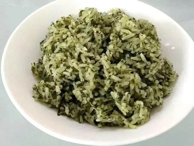 金捞叶是雷州特有的植物,学名"假蒟","温中散寒,袪风利湿,消肿止痛"的