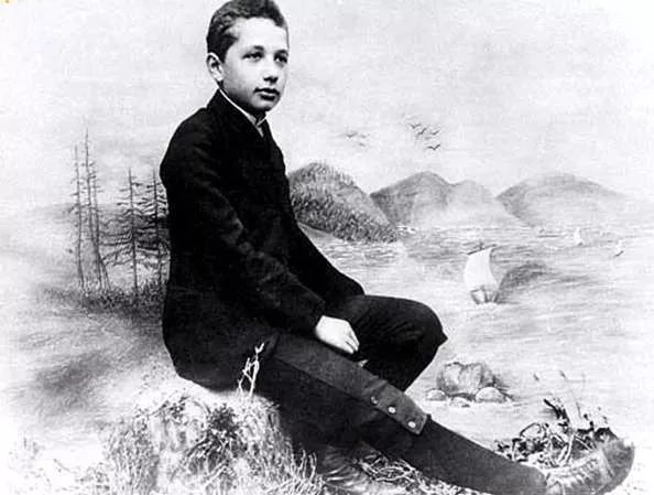 我们听了太多假的"科学家励志故事"_牛顿