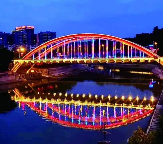 这么美的恩施你看了没?今天试运行最后一天,正式运行时间