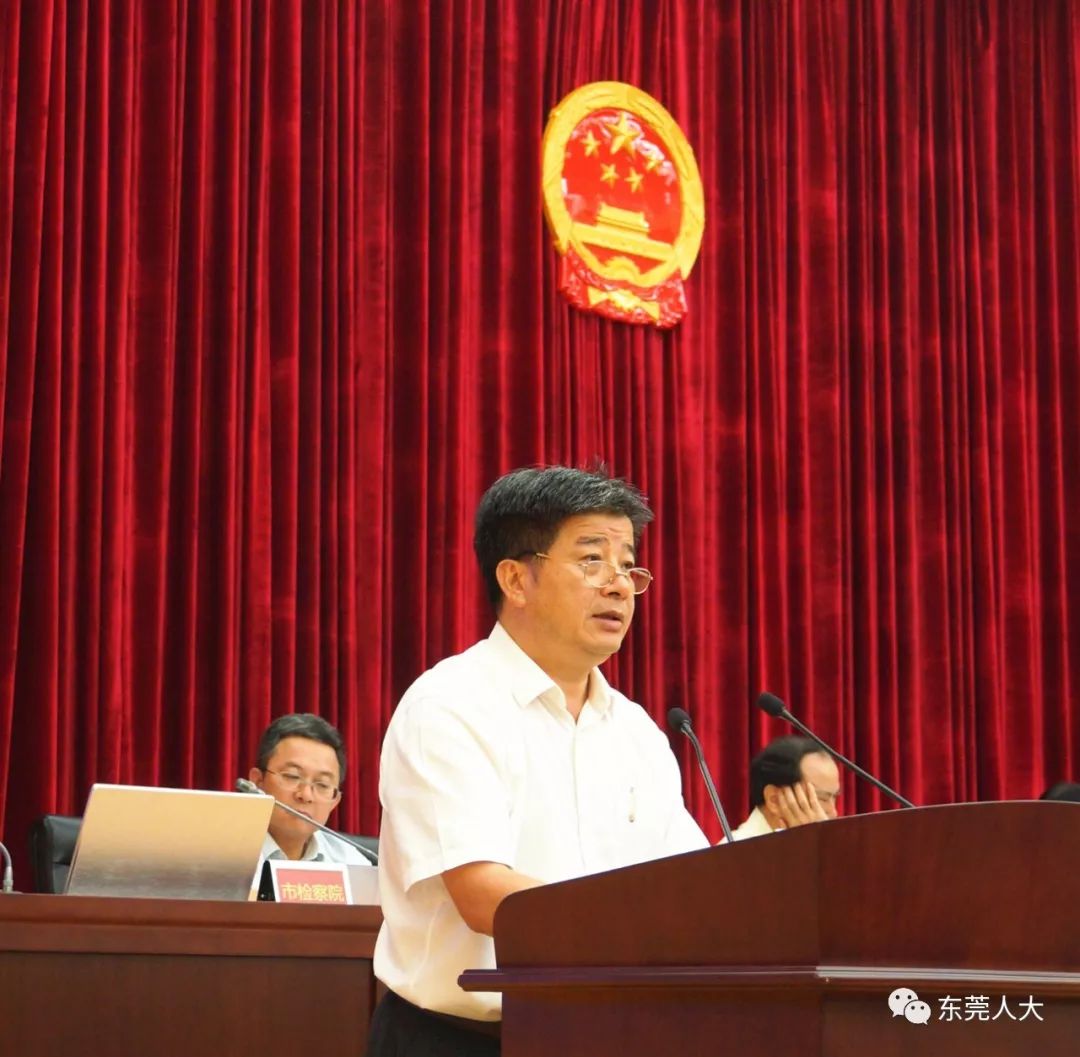 陈锡江做人事任免的提请报告会议还表决通过,免去张冠梓的市人民政府