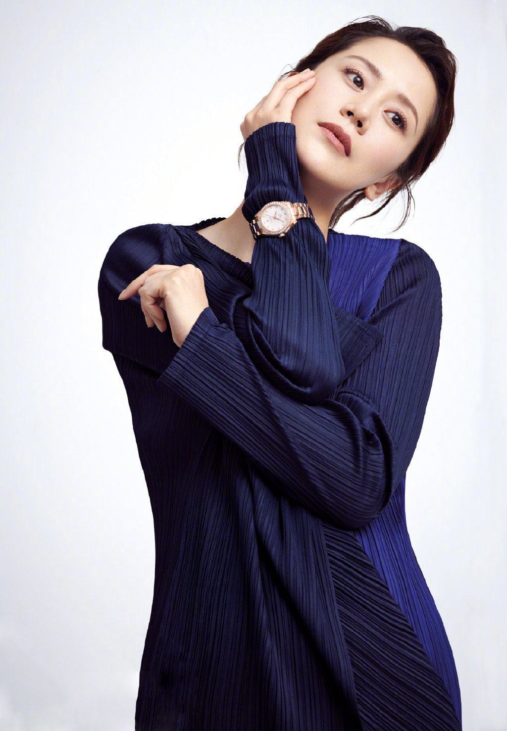 女演员海清率性干练温柔气质写真