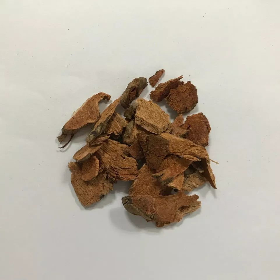图一:菝葜  图二:干益母草  图三:贯众图四:黄芪图五:苦参    图六:猫