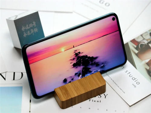 你的现男友带着荣耀20se向你走来啦他来啦