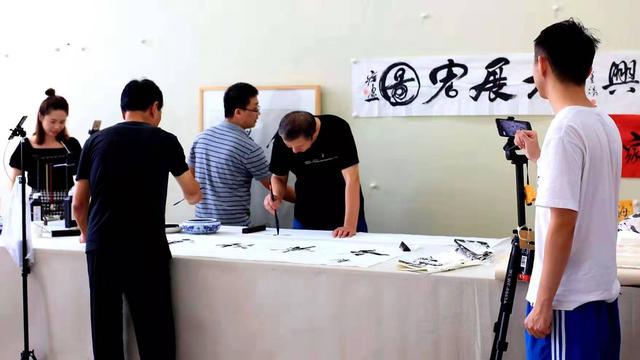 "直播"引领宋庄艺术品鉴赏交流新时尚