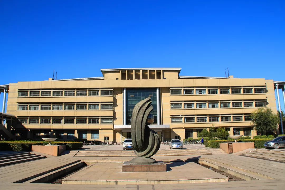 天呐中航大等你的样子特别美